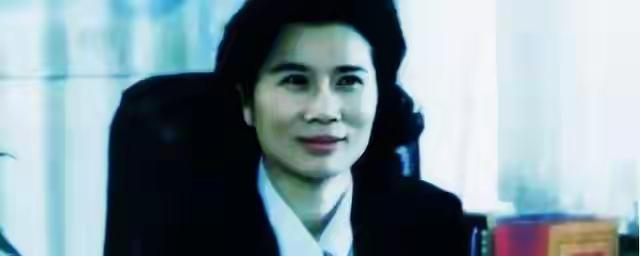 刘强东卸任那会，谁能想到才过 3 天，董明珠就整出大动静，扭转了口碑。此前董明珠