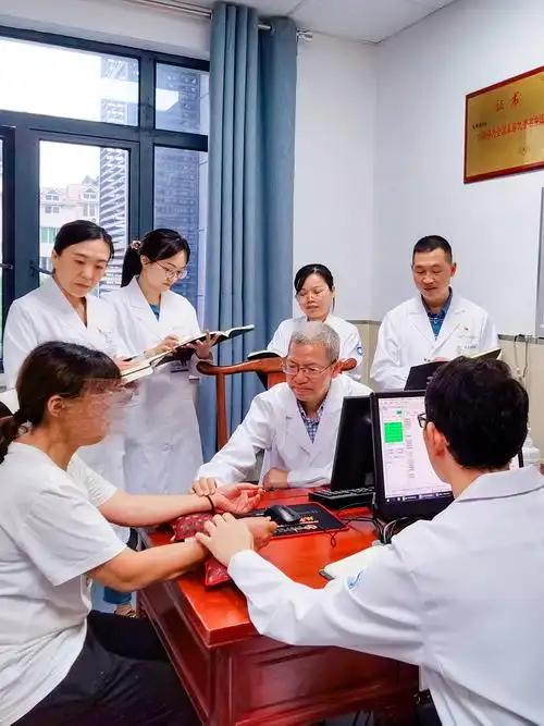 国人肆意质疑贬低五千年中医瑰宝，海外多国却疯狂深耕靠它赚得盆满钵满。


很多人