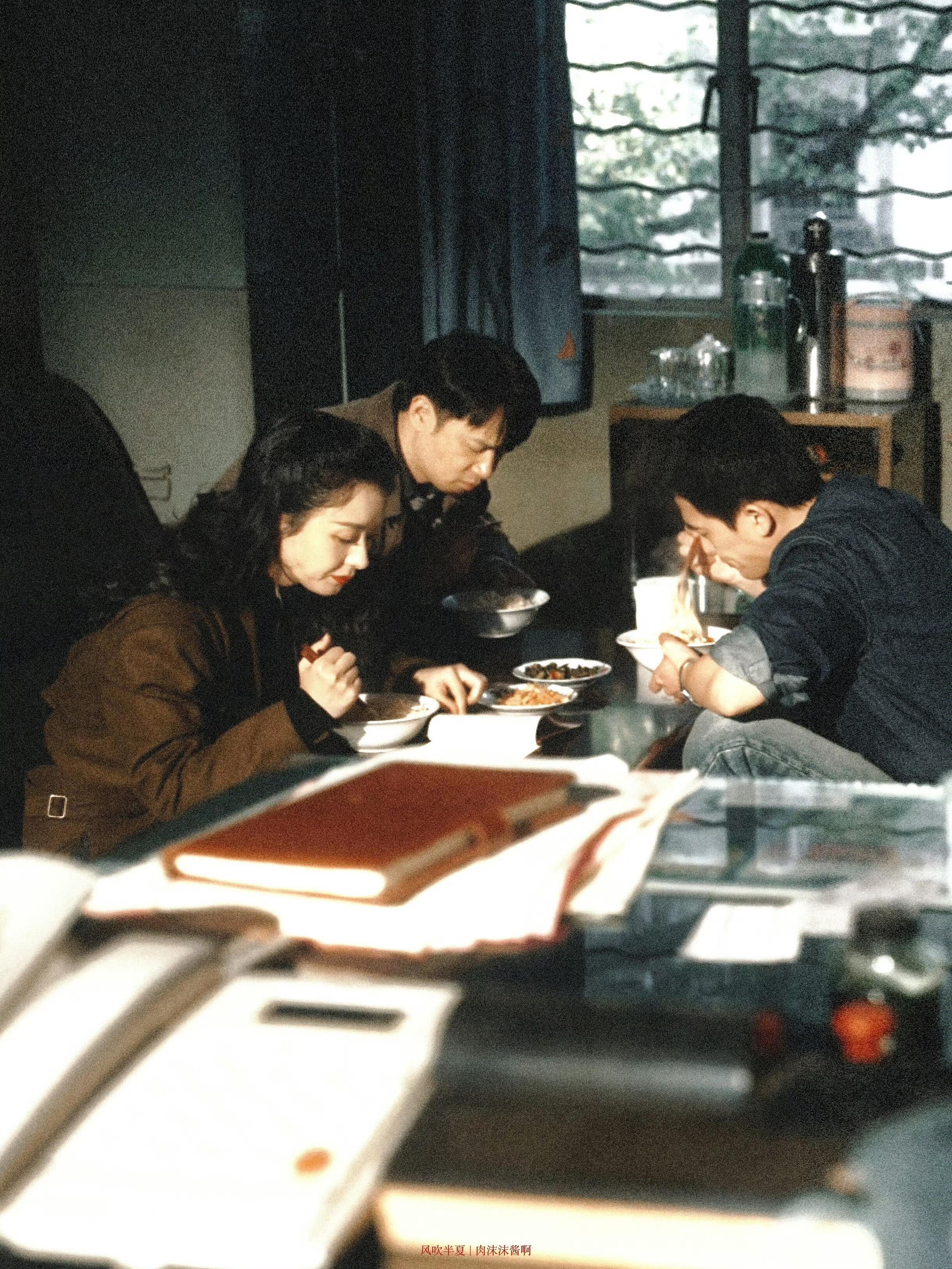 嘛耶，宣传委员赵丽颖又上线帮好朋友黄澄澄新剧打call了、姐真是重情重义，全世界