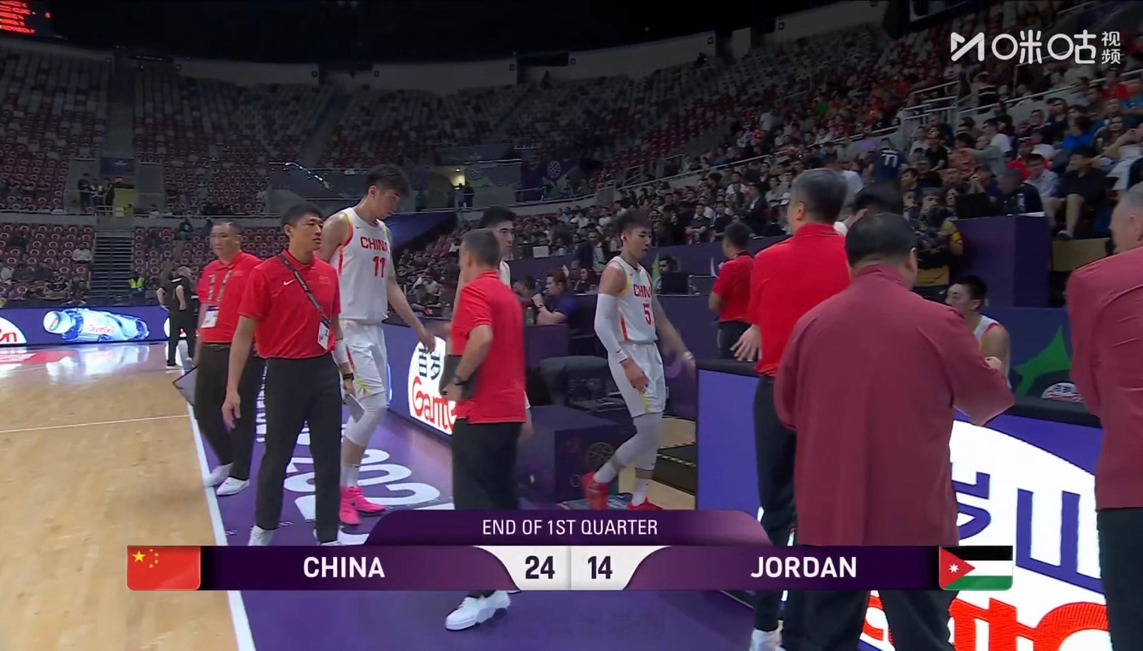 中国男篮vs约旦男篮 17-0的开局，换人之后进攻太慢了！ ​​​
