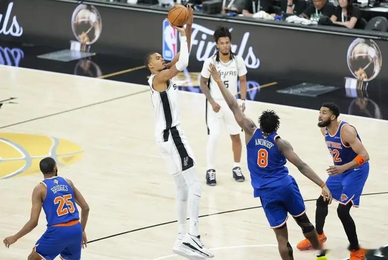 【马刺104-105惜败尼克斯 总比分0-2落后】NBA总决赛G2大战，马刺坐镇