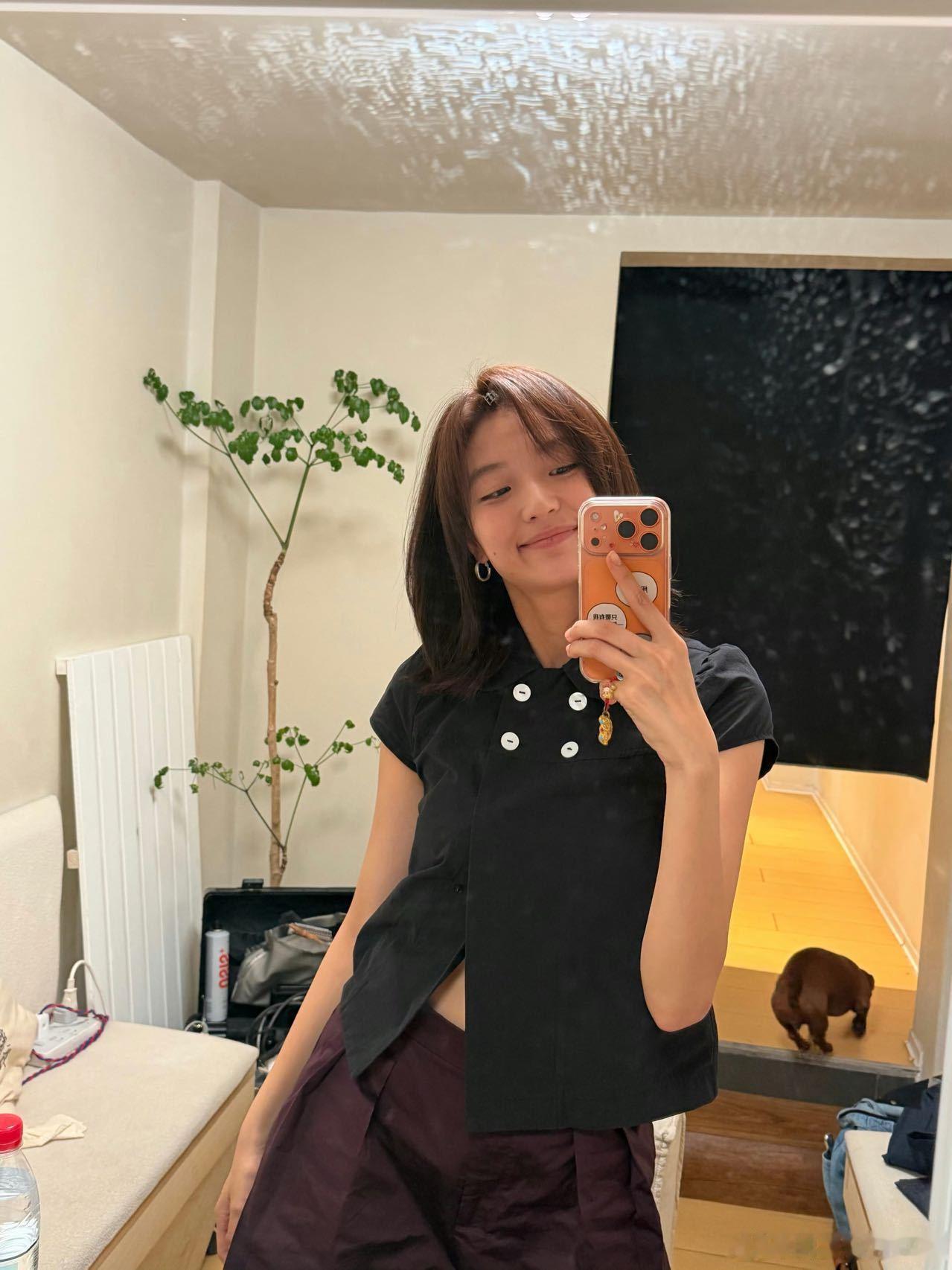 孙千八月看起来就像两条法令纹孙千小狗一看就是亲生的 孙千真的演我养狗，抱着自家小