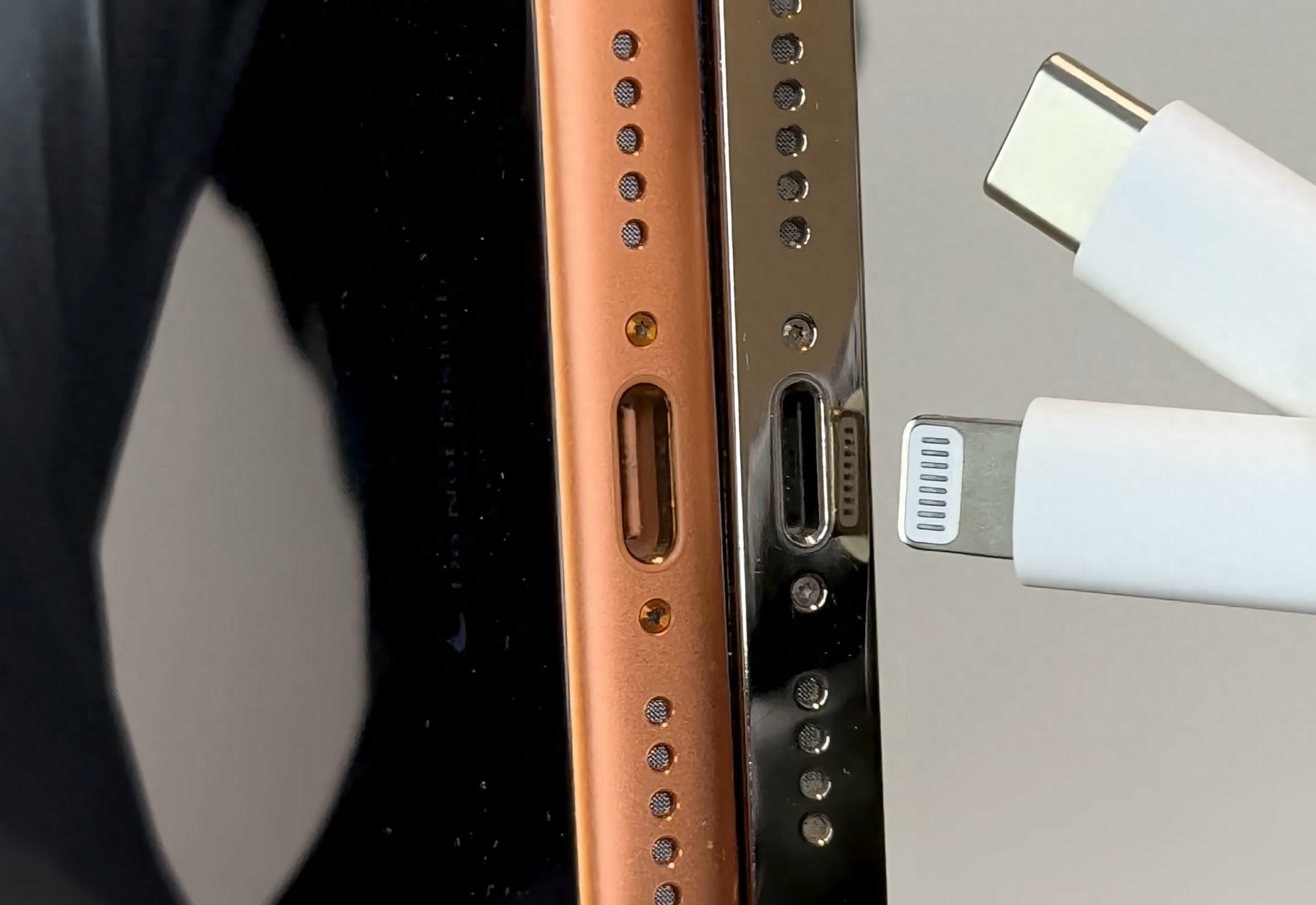 反向操作：有人给iPhone 17 Pro加回Lightning接口