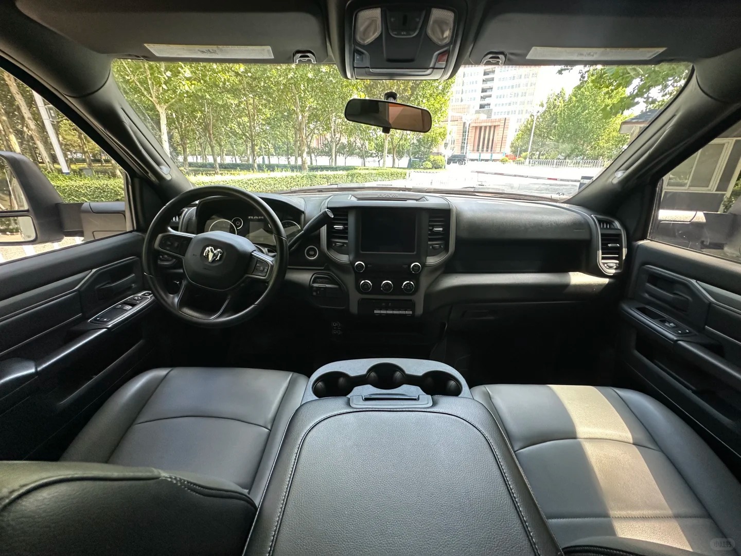 RAM 5500房车，排量比福特底盘小不少，只有6.4升，不过好歹也算是个重载机