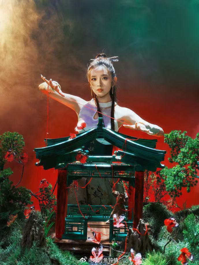 唐艺昕江湖侠女造型 又美又飒又好A，这三个词放她身上刚刚好。跟以往的印象完全不同