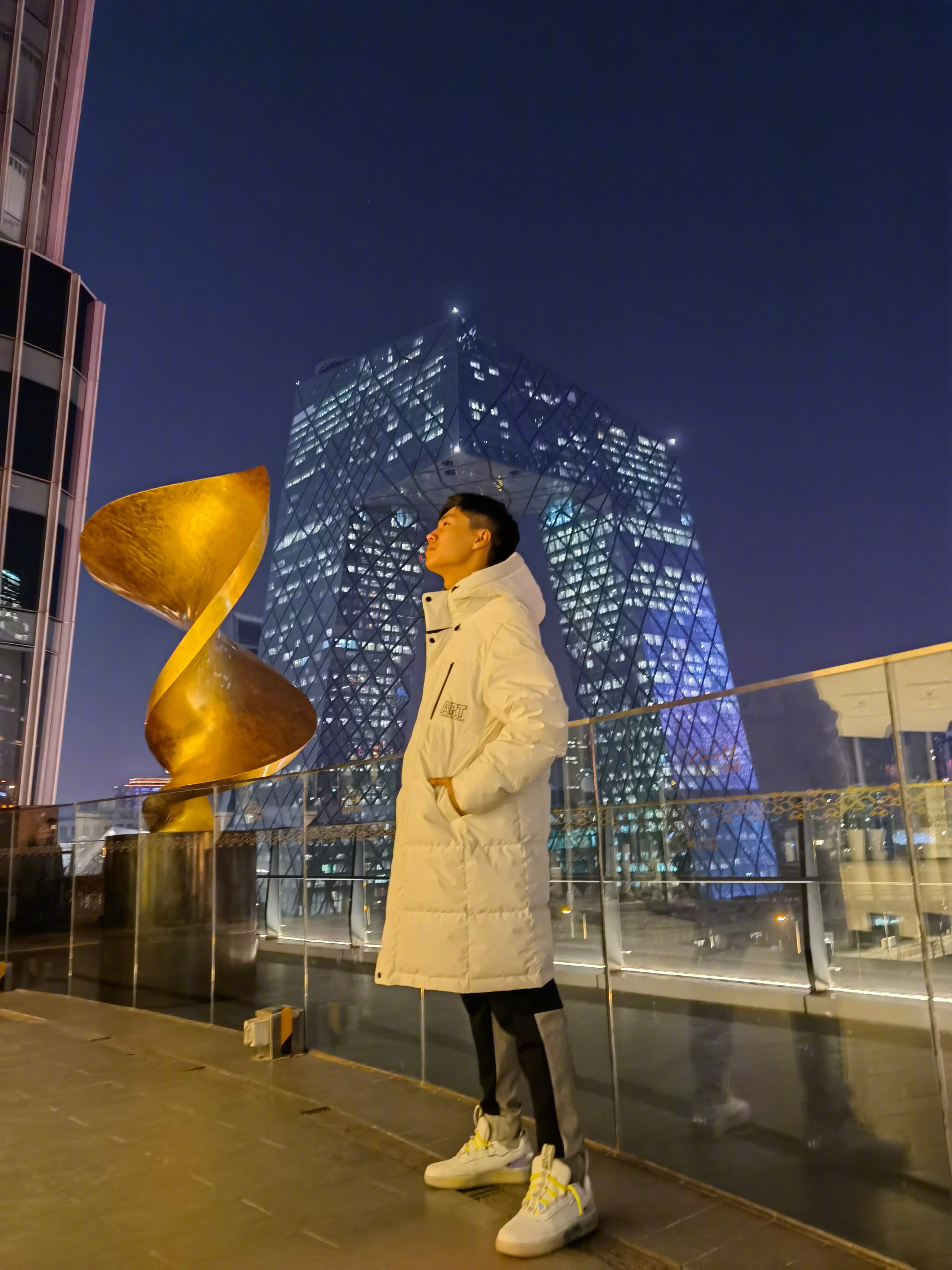 #不止旅行##中国高保湿挑战之旅# 踏入北京国贸，仿佛置身于现代都市的心脏。 高