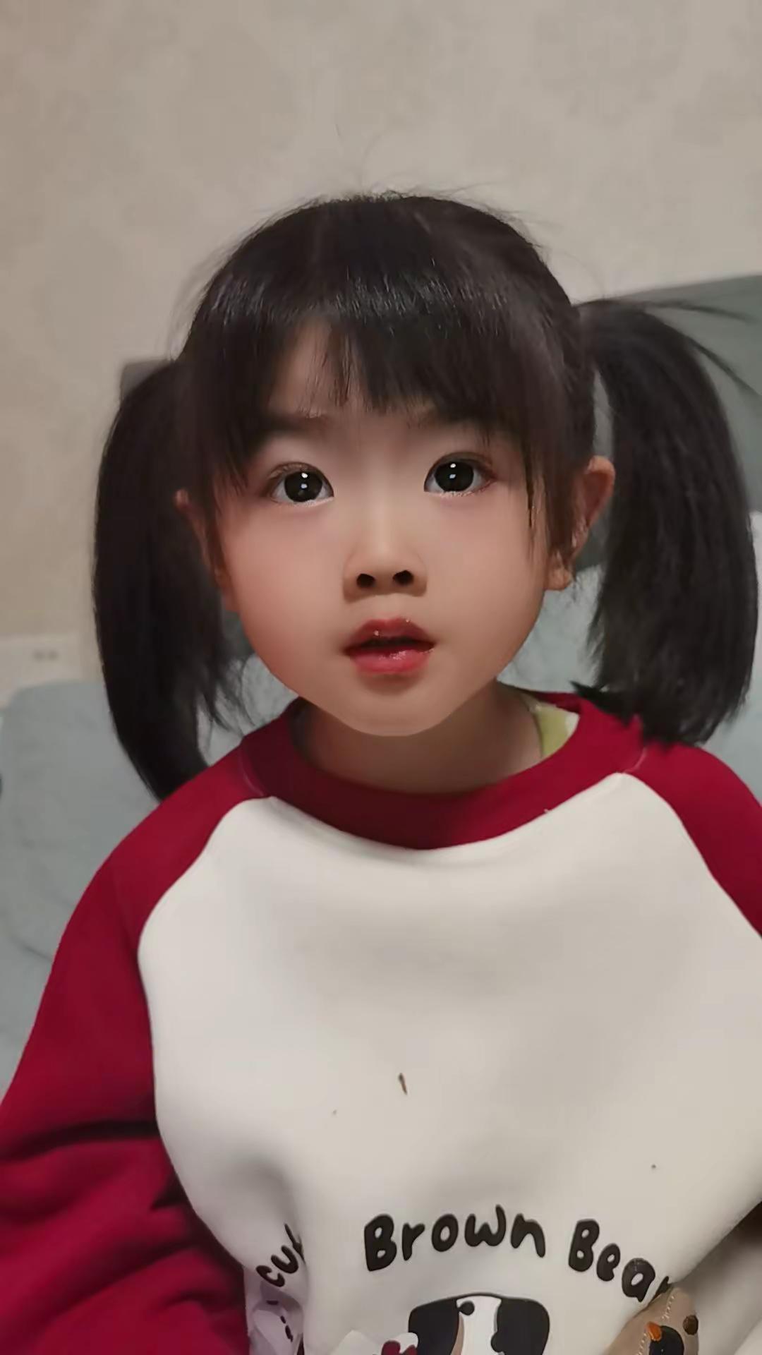 爱臭美的妞 和爱臭美的外婆👵，