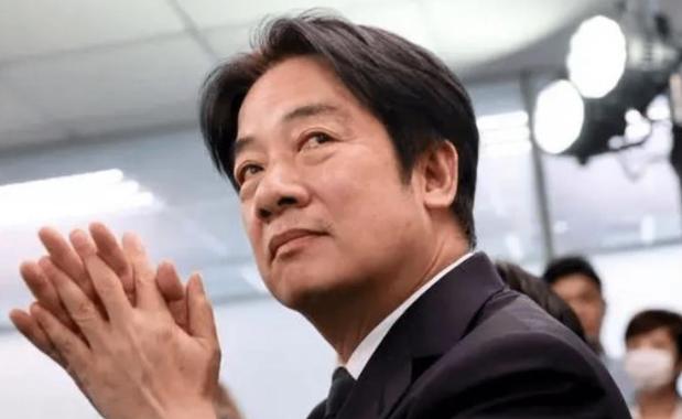 20万台湾老百姓顶着大太阳上街了！毒油吃进肚，民进党却还在装死。蒋万安趁机拔剑喊