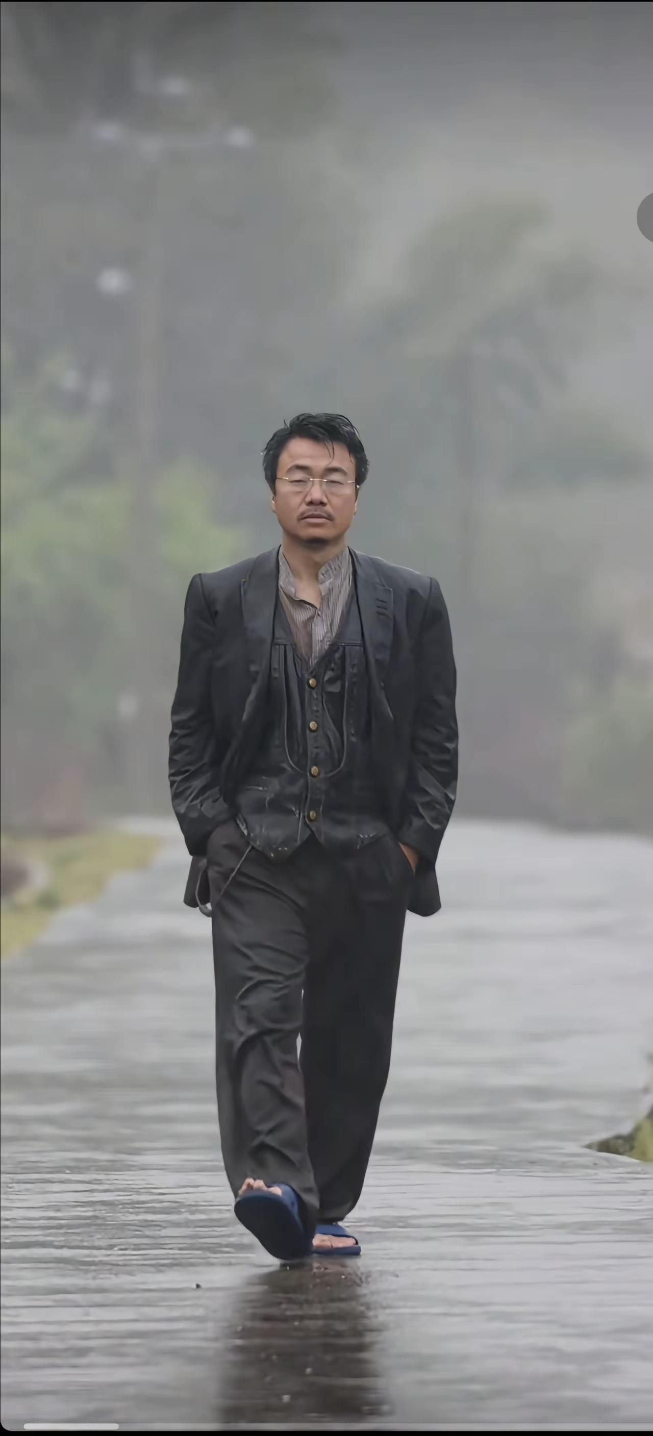 人生到底有没有意义很少有人清楚，生不带来，死不带去的物资都是过眼云烟，生命曾经来