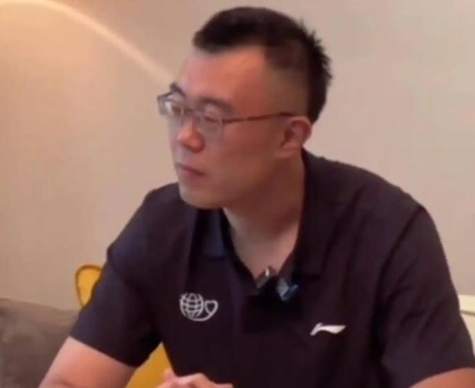 拒绝百万年薪跑去体制内拿死工资，韩德君上任副总的“第一把火”居然是开除三大天才！