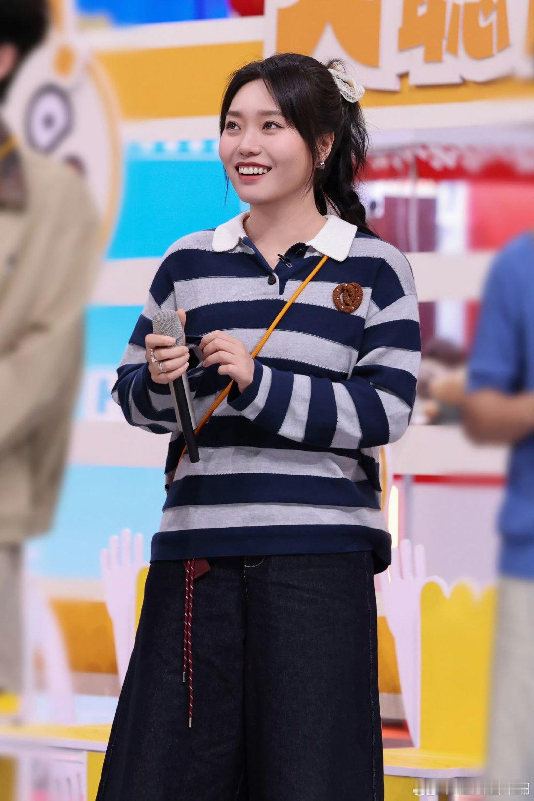 丞磊辛云来泽林花式表白李雪琴 你好星期六好六书院毕业演出正式开场，全员集结开启趣