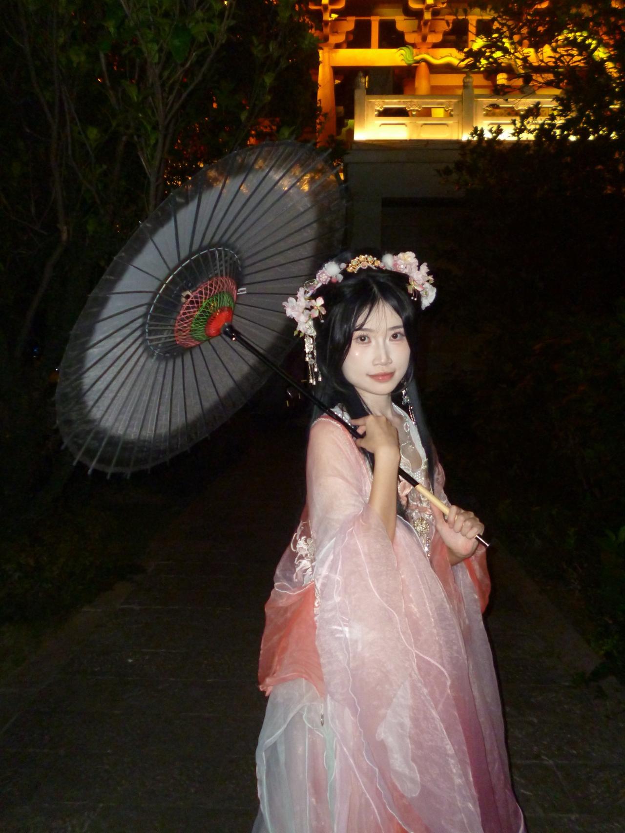古镇随拍喜欢古风的女孩 古风汉服氛围感 国风才是顶级的浪漫 汉服夜景氛围感