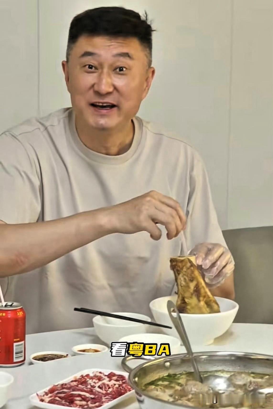 cba三个新消息，男篮出征长沙，杜锋汕尾打卡，王少杰开始新生活
第一件：中国男篮