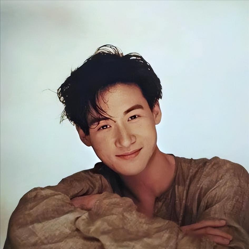 最近网上对天王张学友歌神的地位提出了质疑：大致就是张学友其实唱歌并没有那么好听，