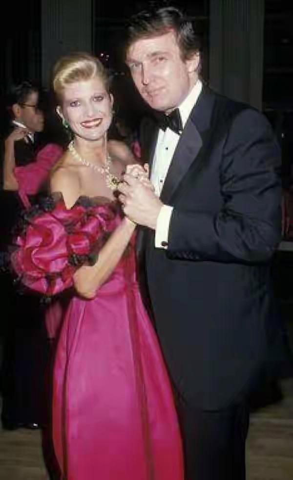 特朗普三任妻子三种类型，原配气质贤妻良母，第二任前妻有星味，现任最美最大气，他的