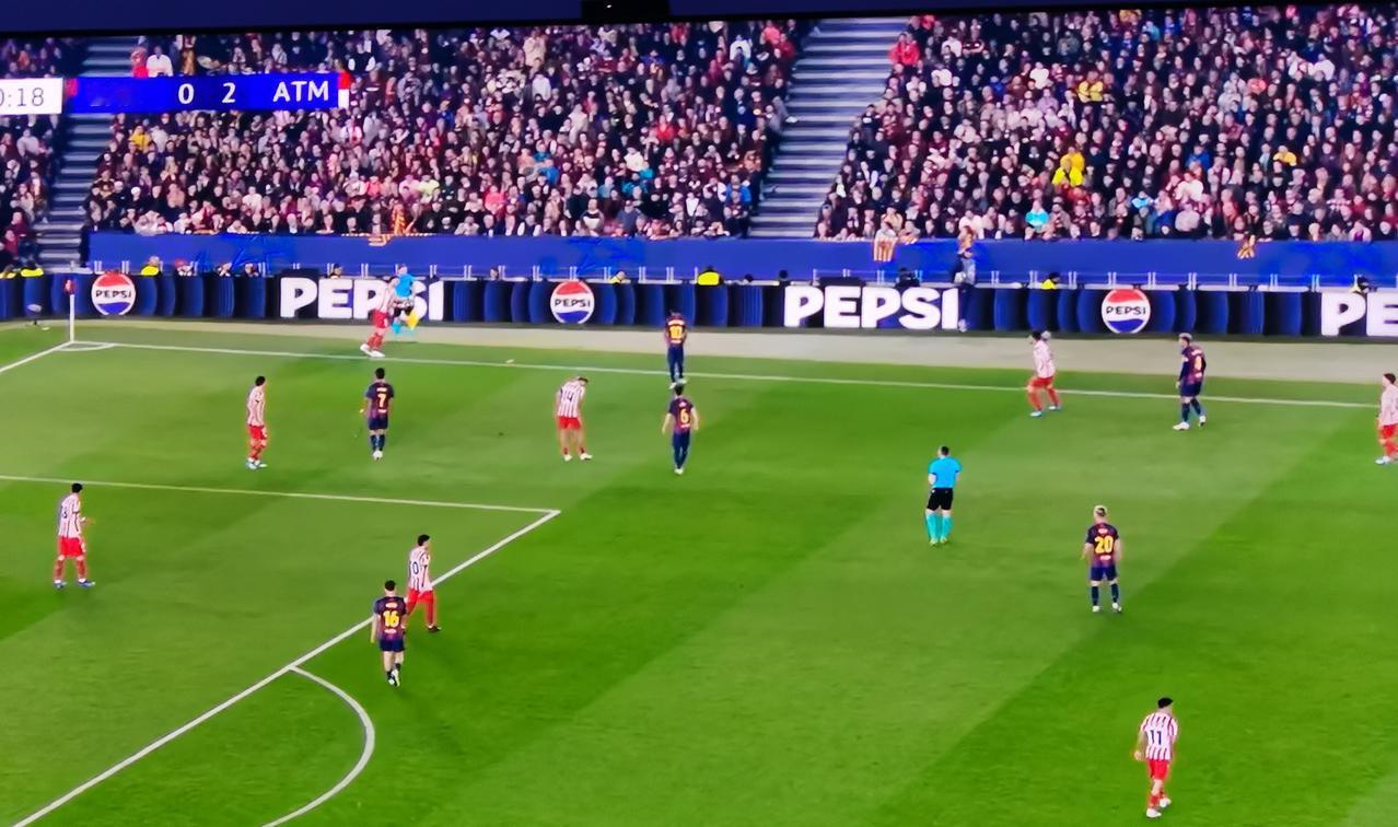 欧冠马竞阿尔瓦雷斯任意球首回合2：0巴萨！