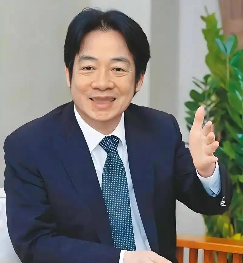 8月17日，赖清德在听取“年度总预算”简报后宣布：明年要给台湾每个人，普发现金，