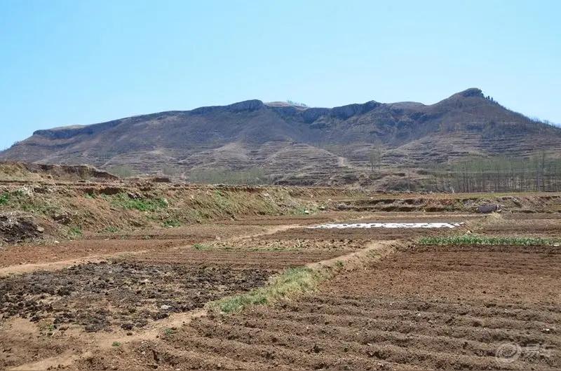 在济南市莱芜区苗山镇西北杓山地区，历史上赫赫有名的长勺之战，名扬天下。
 
世人