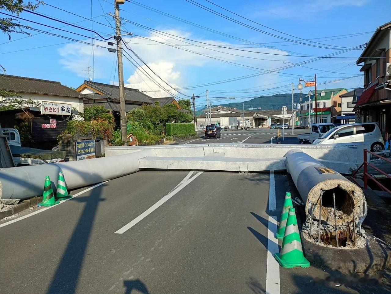 熊本八代市。你们这个水泥桩子鸟居也不怎么灵光嘛？来源たかき的香蕉