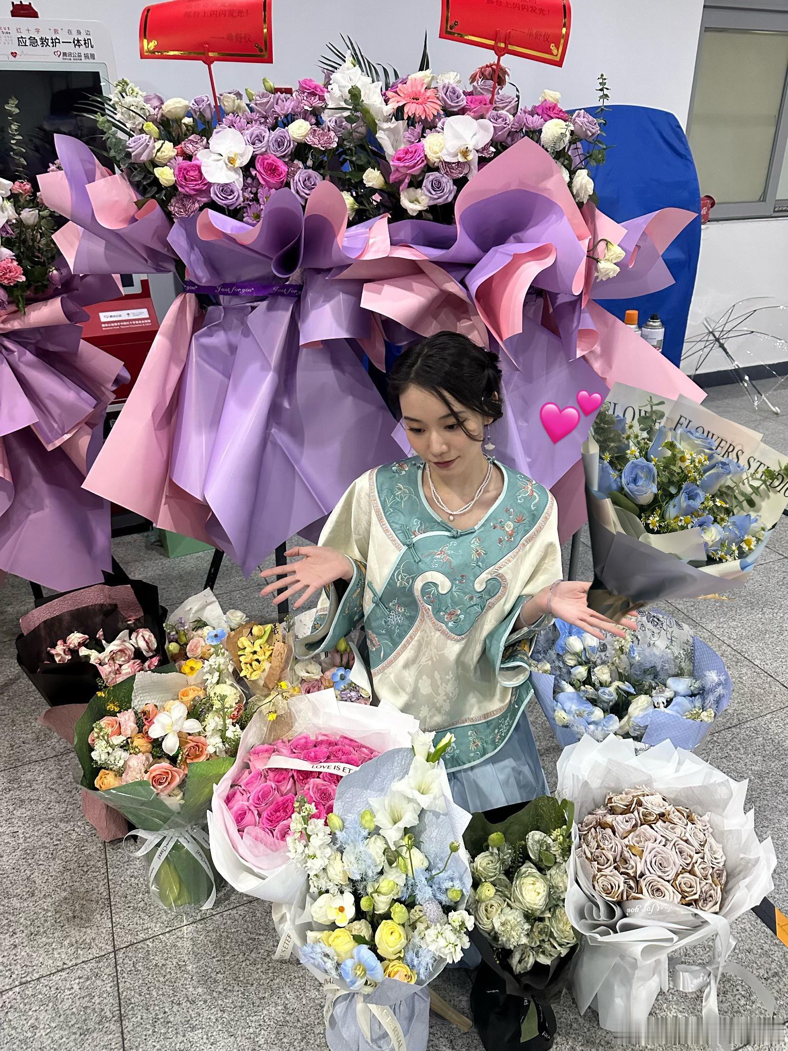 “红绡夜盗寒江雪，痴人正是十三郎。”《南海十三郎》2025.11.9🔚收官大吉