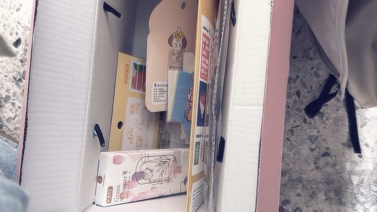 再把没人要的东西打包成礼盒卖给我🤓 