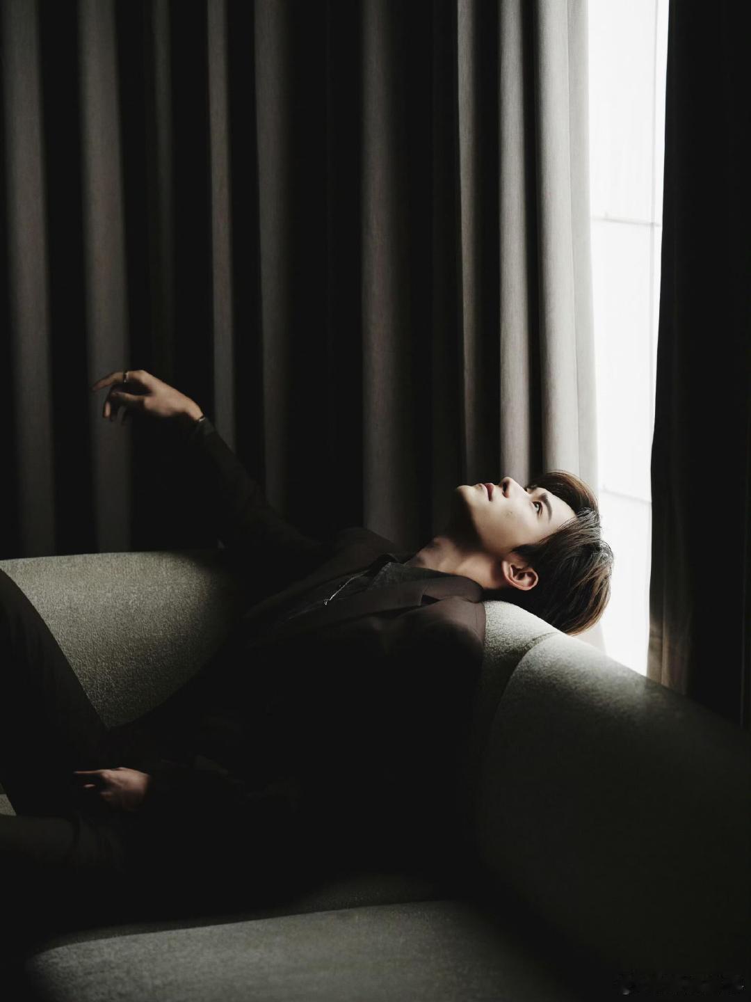 易烊千玺2026年愿望易烊千玺2026年愿望也很朴实啊，就是想一个人去旅行，多休