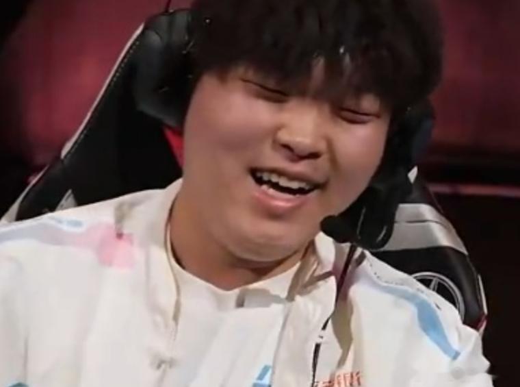 隔段时间就能听到有人中大奖的消息，这次是15块中1404万我的切身感受是买刮刮乐