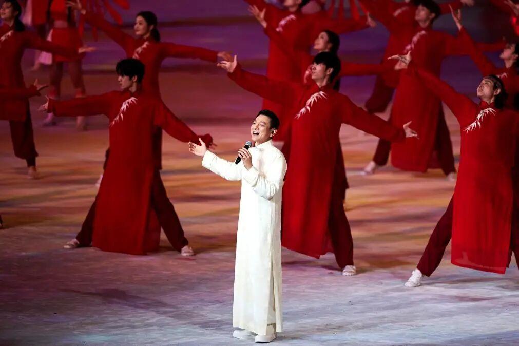 期待！就在今晚，内地、香港、澳门三地文艺力量将汇聚一堂，带来精彩表演！
“冲冲冲