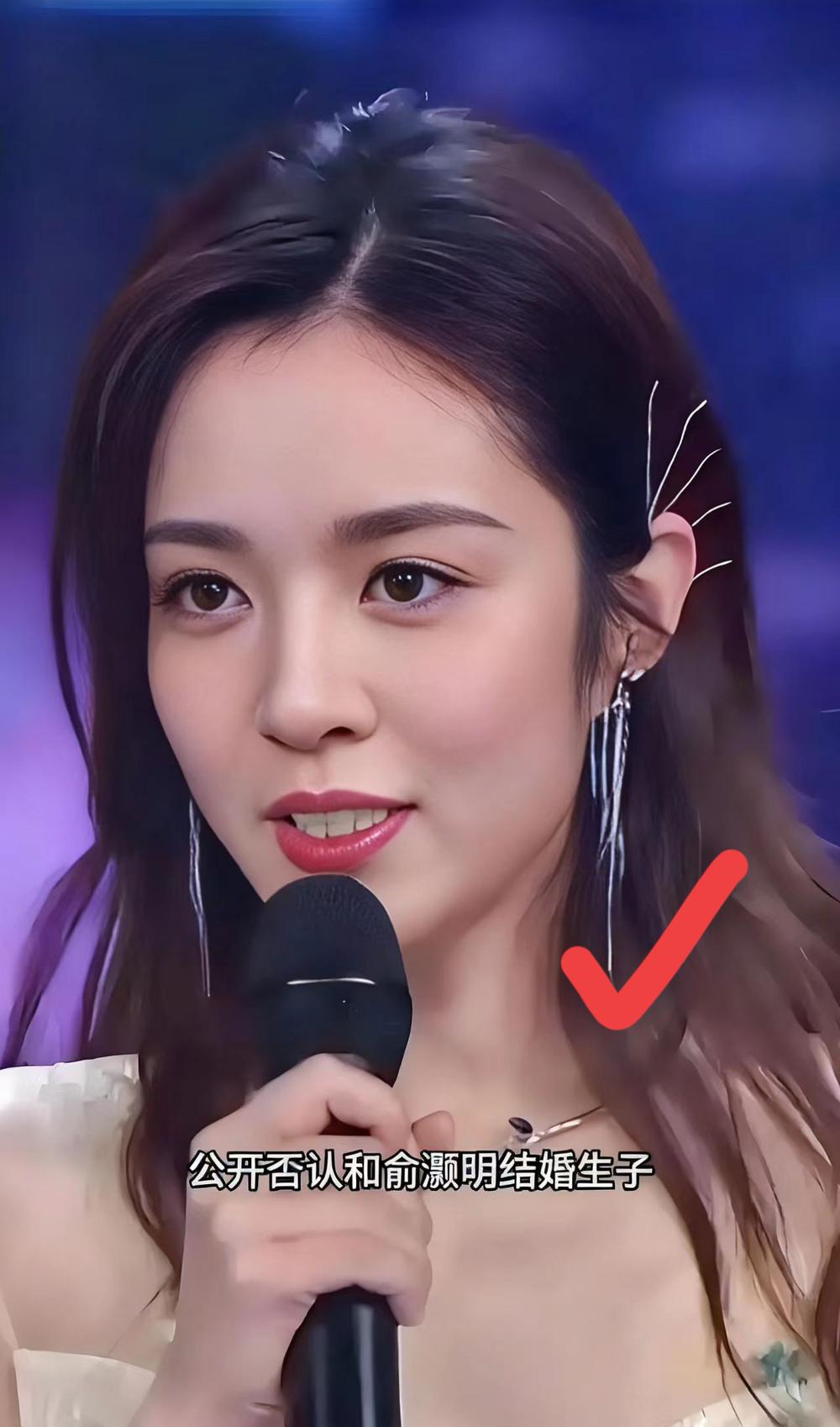 我妈居然说，
男生现实里遇王晓晨这种女生得躲远点！
我追问为啥，她一句话点透：“
