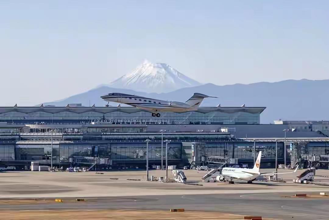 震怒！3000台胞困中东求助无门，民进党高官却乘专机赴日看球？
 
中东战火纷飞