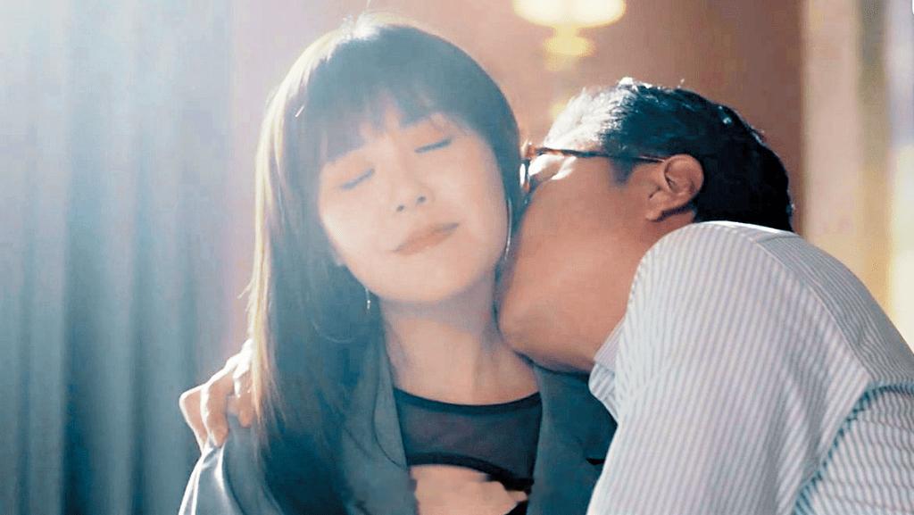 东周刊：刘佩玥最强“绿茶婊”鬼祟拍拖断正！密冚恋情7年 被发现速撇2013年参选
