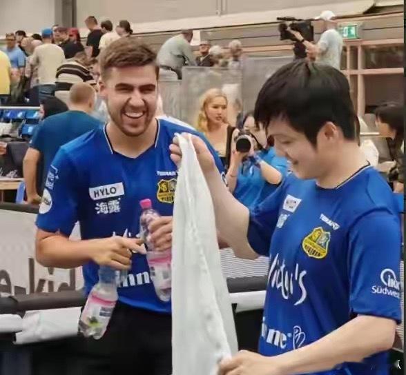 弗朗西斯卡要来上海队，和樊振东一起打乒超吗？这次成都混双，弗朗西斯卡被中国美食征