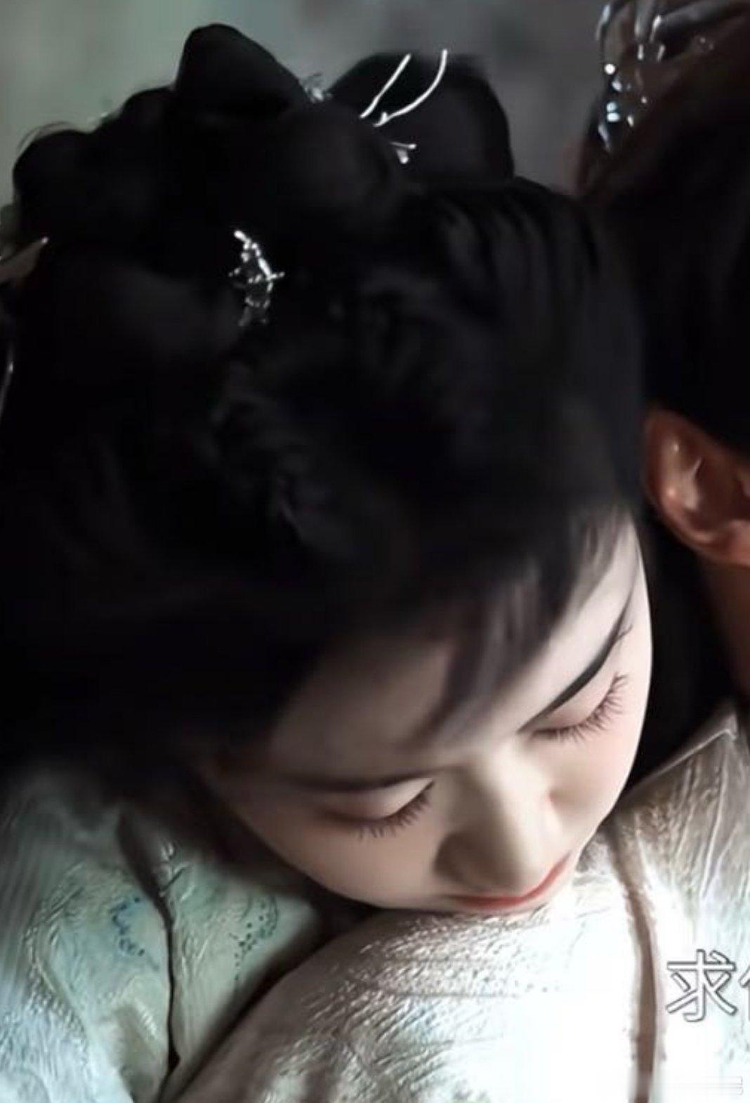 们南颜宝宝的小脸好萌啊啊 一整个妈粉属性大爆发了😚🥺 