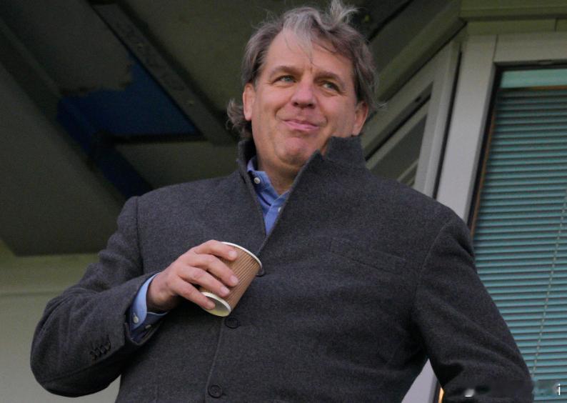 近日，切尔西老板伯利在澳大利亚的一次活动中回应了关于球队需要新门将取代罗伯特·桑