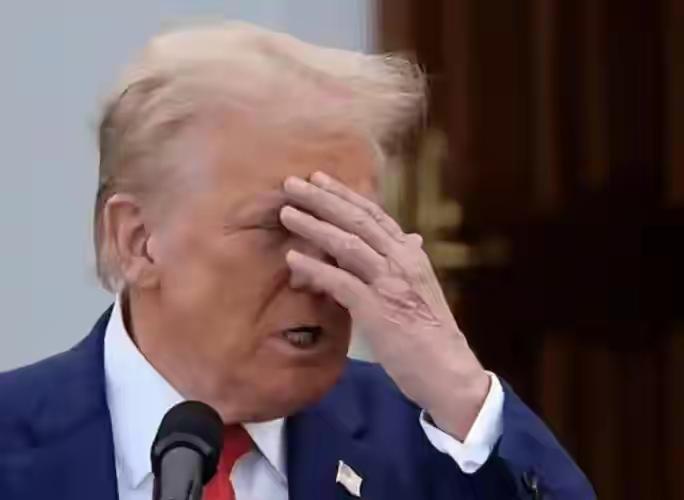 哎，原来是中情局的情报失去了准头。
     美国封锁阿曼湾以后，终于选择瞄准了