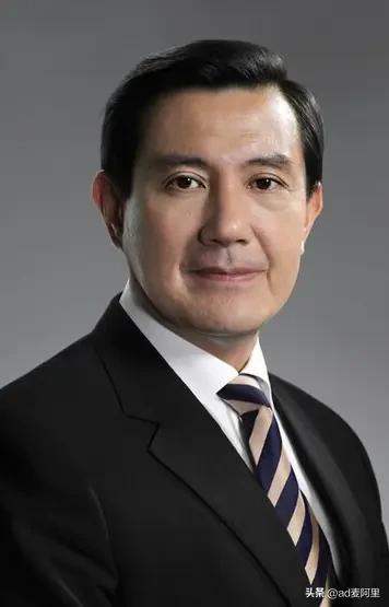 对于台湾人，该约束一下了…
台湾政客，无论蓝营或者绿营，白营，这类人物大多有一个