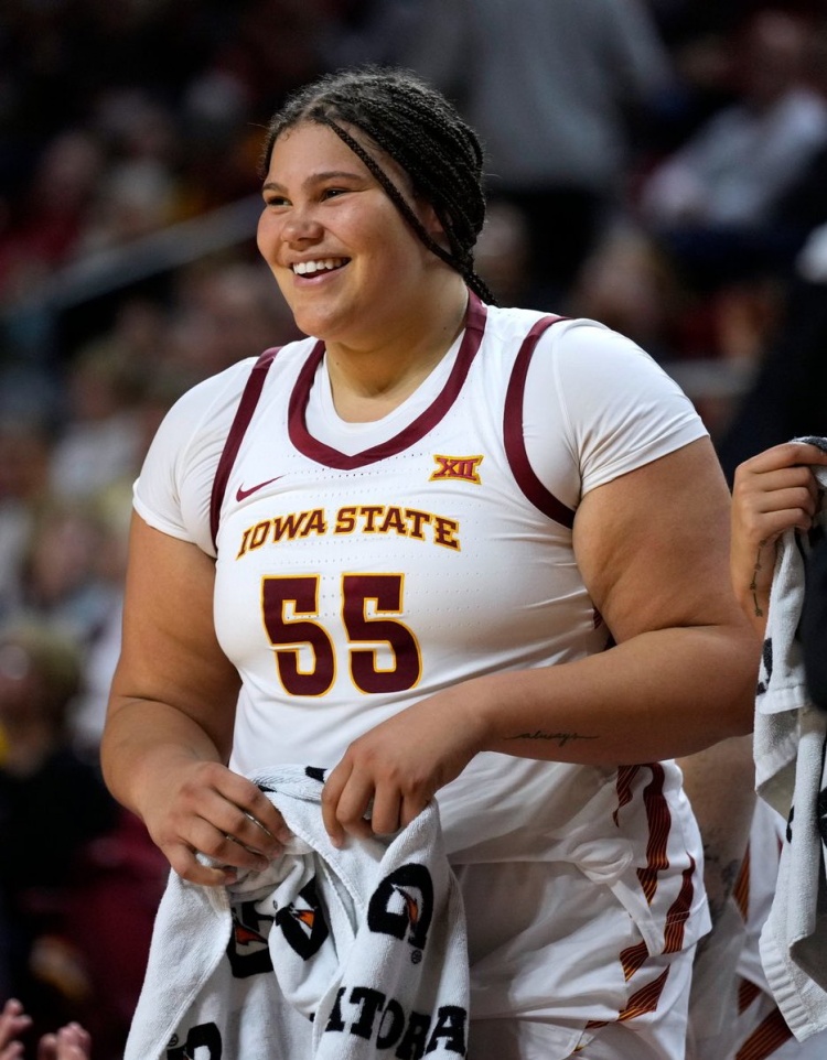 NCAA女篮巨无霸奥迪·克鲁克斯25投19中轰下47分！赛季第二次40+