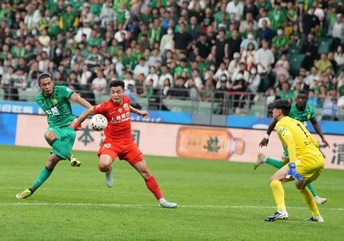 拉莫斯接连送大礼，国安主场2比2平海港
 
10日晚， 北京国安在中超第11轮比