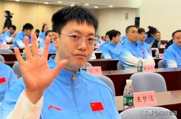 胡明轩新身份——广东宏远之光！
9月4日，名古屋亚运会中国体育代表团成立动员大会