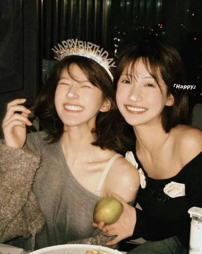 魏笑结婚时隔多年，再刷到魏笑结婚这件事，从来都不是一场寻常的婚恋热搜，而是藏在时
