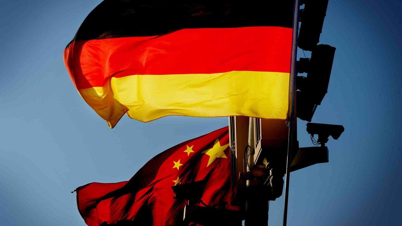 德国企业悄悄加码中国投资，布鲁塞尔还在喊“去风险”，杜伊斯堡仓库堆满中国电控模块