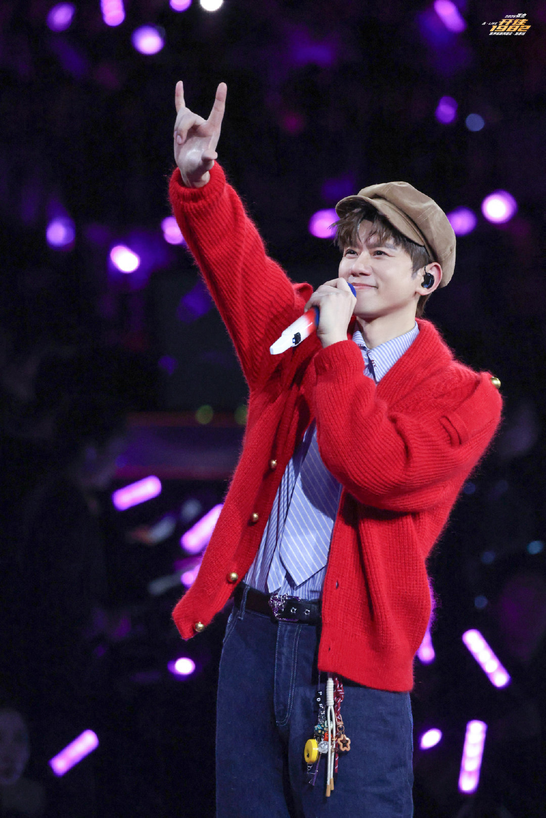 张杰张杰演唱会仿佛昨天 张杰新春演唱会收官谁懂啊！收官场唱《仿佛昨天》，九天狂欢