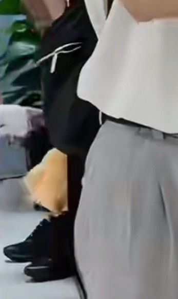 老乡坤快给wsgg补发个游泳圈