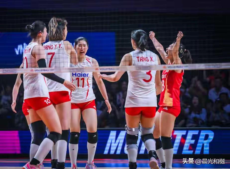 世界女排联赛总决赛：
中国女排击败美国女排闯入四强

这真的是令球迷们不敢奢望的