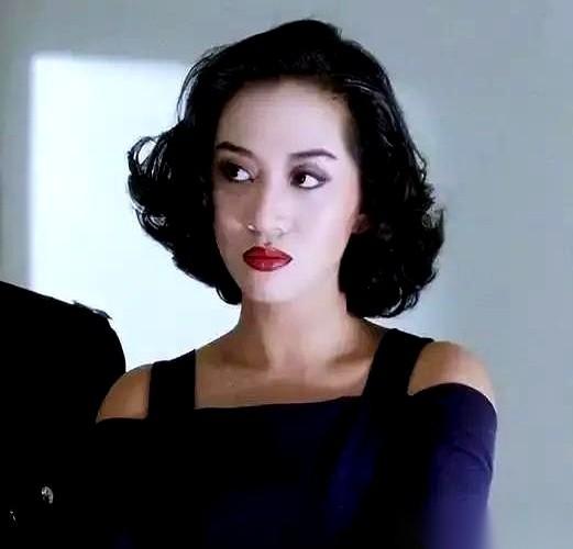 “等你老了，我们养你啊。”
这话，从成龙、曾志伟这帮大哥嘴里说出来，对着梅艳芳。