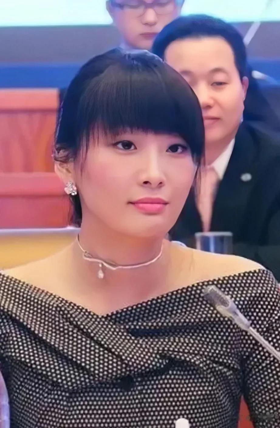 采访中，宗庆后只是礼貌性的随口一说，大家听罢心知肚明，唯独他把这句话当成了真，如
