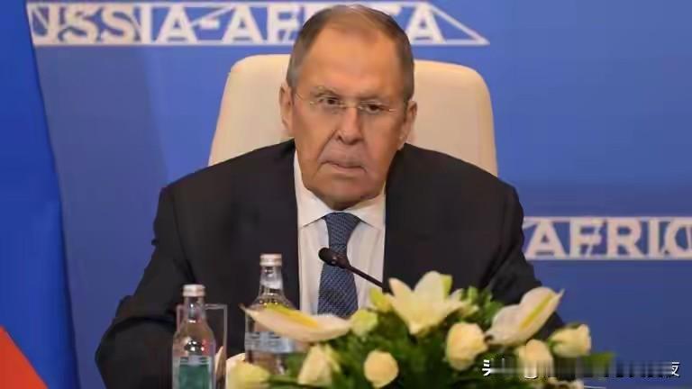 拉夫罗夫放话：欧洲军队敢入乌，直接成俄军合法目标！