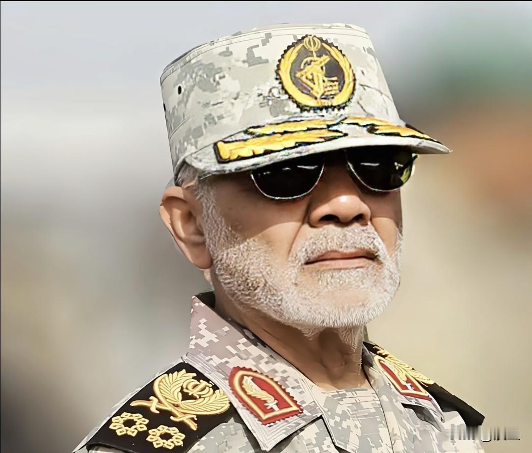 4月21号晚上，伊朗在德黑兰市区展示了“卡德尔”中程弹道导弹，并播放了“真实承诺