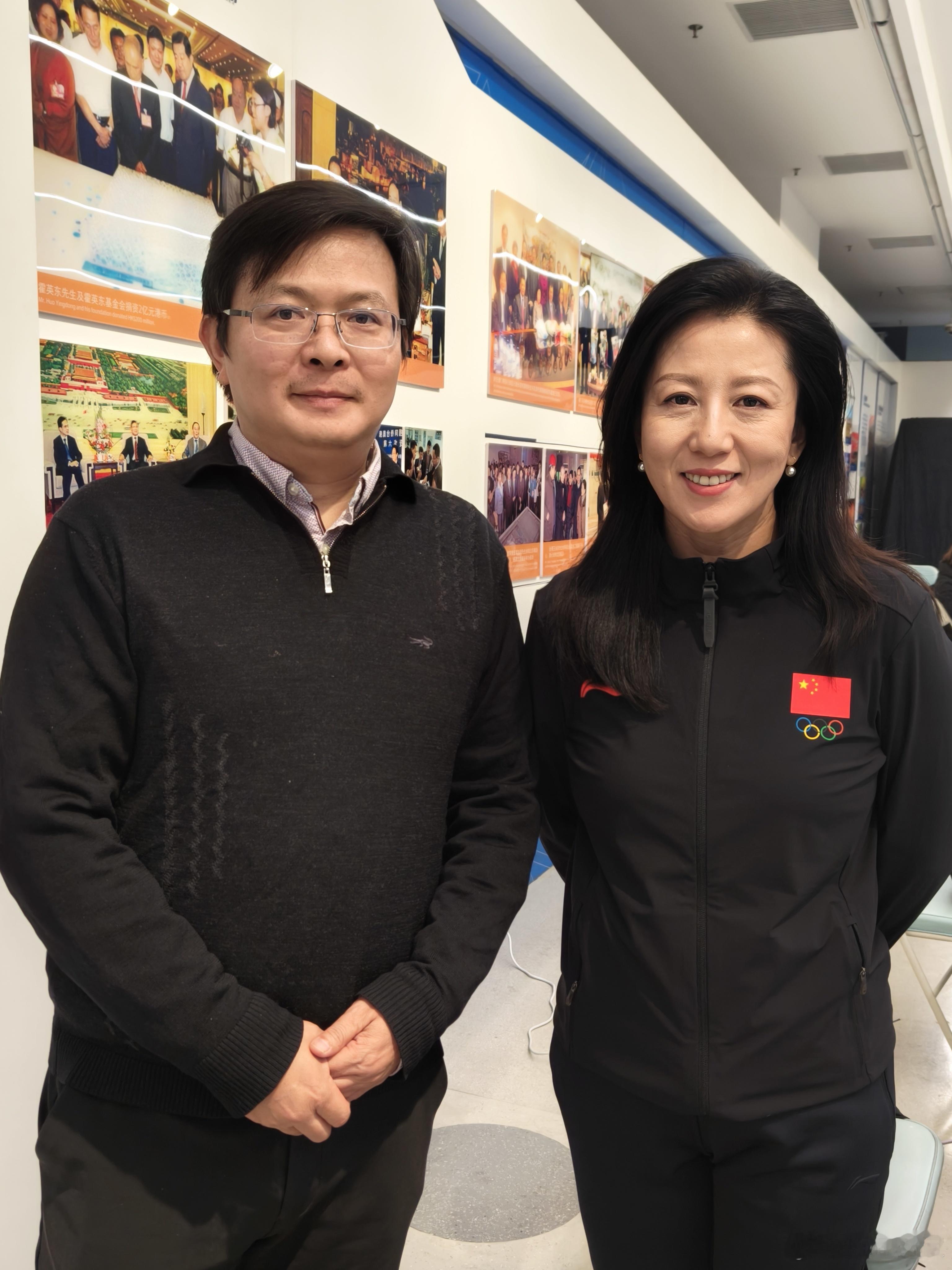 老朋友.新老乡。CMG体坛荣耀之夜现场，偶遇老朋友，冰上冠军杨杨，以及新老乡，来