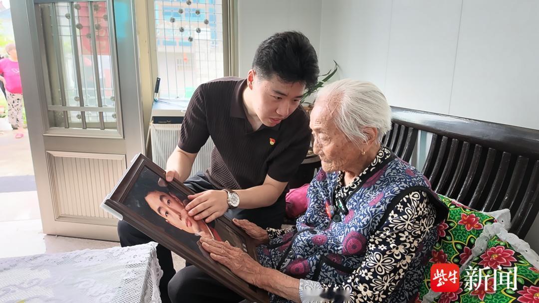 江苏盐城，四位烈士的彩色画像，同一天“回家”。先烈浴血换来今日安宁，向先烈致敬！